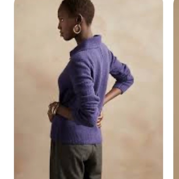 Banana Republic women’s wool blend Purple Sweater size L capsule wardrobe - Picture 1 of 8